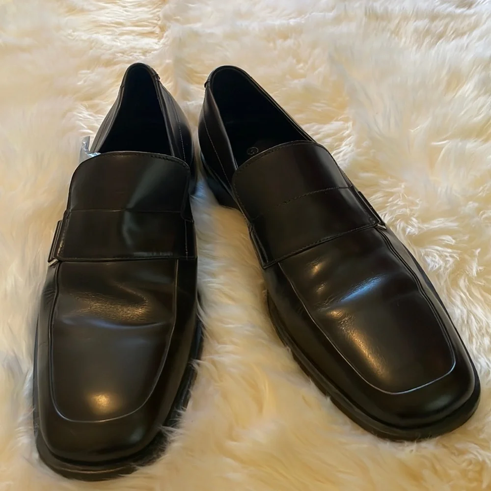 GUCCI Darkest Brown Leather Loafers